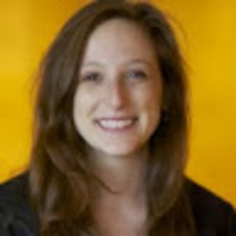 Meet your Posher, Lara